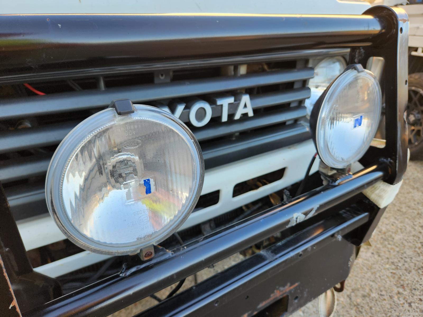 View Toyota Landcruiser 1993 2 Door Pickup