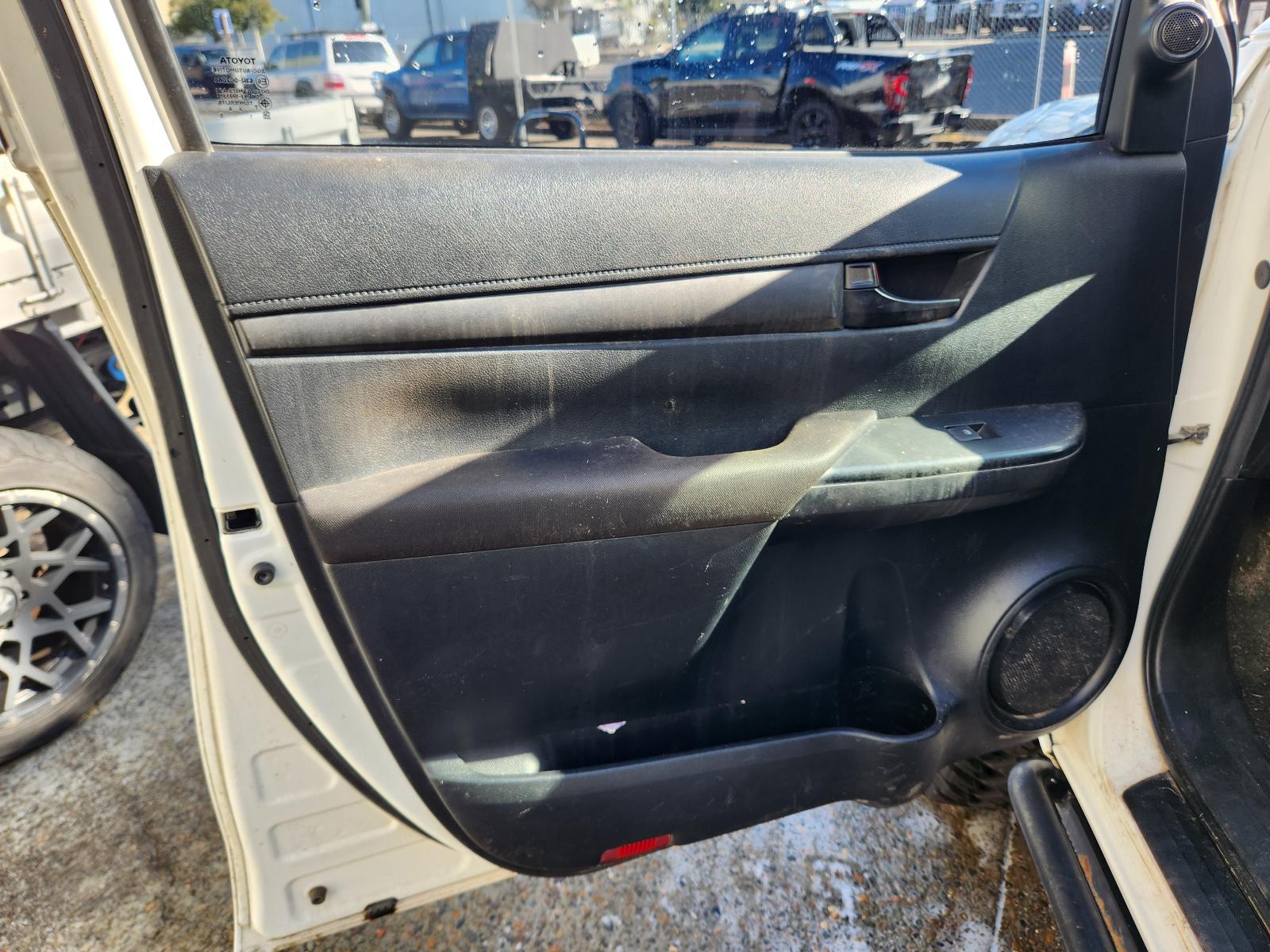 Toyota Hilux 2016 4 Door Utility View Toyota Hilux 2016 4 Door Utility