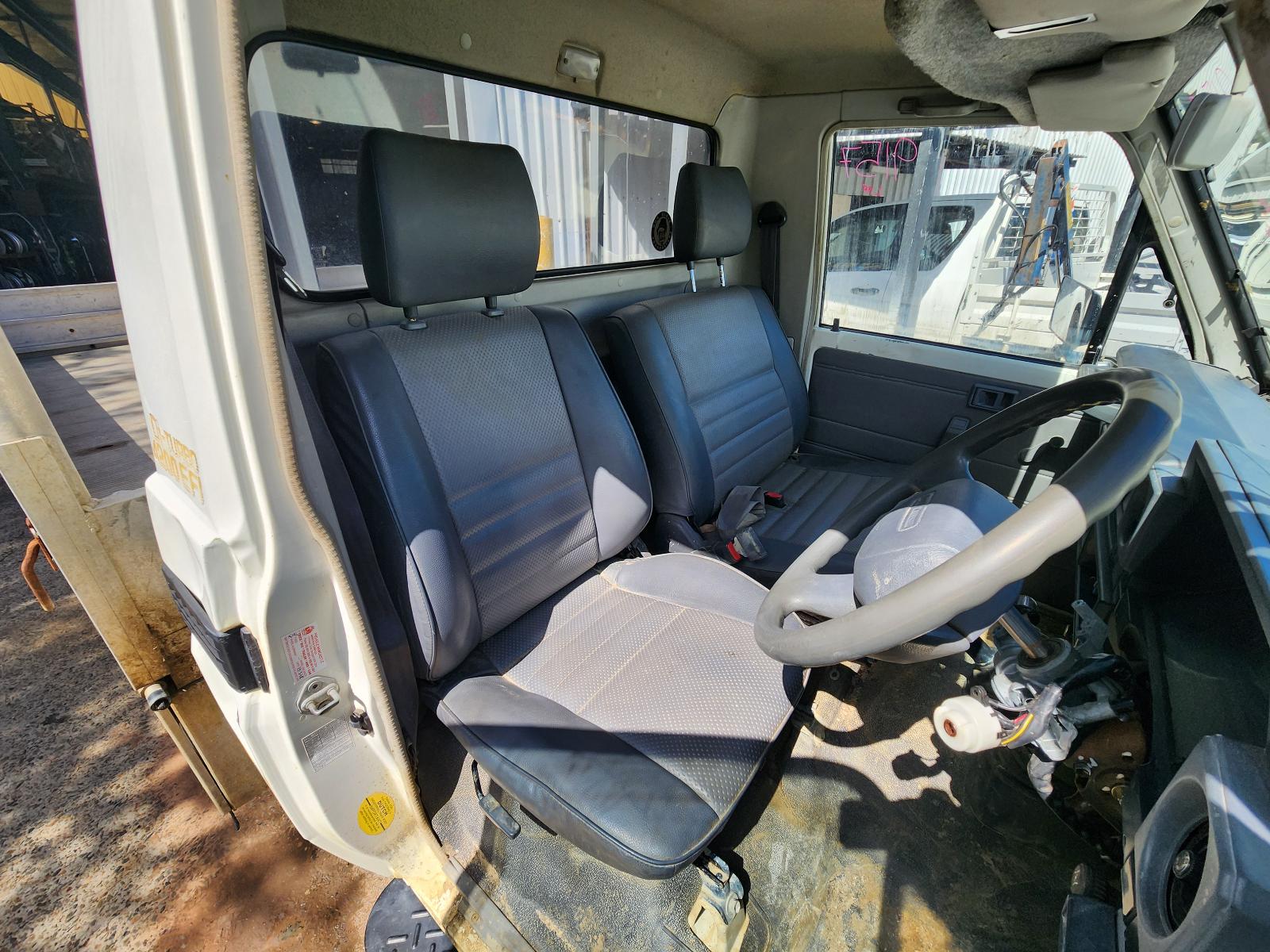 Toyota Landcruiser 2005 2 Door Pickup View Toyota Landcruiser 2005 2 Door Pickup