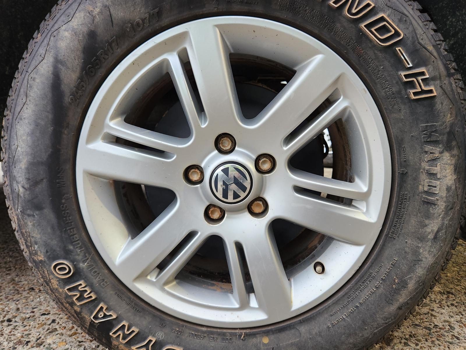 View Volkswagen Amarok 2014  