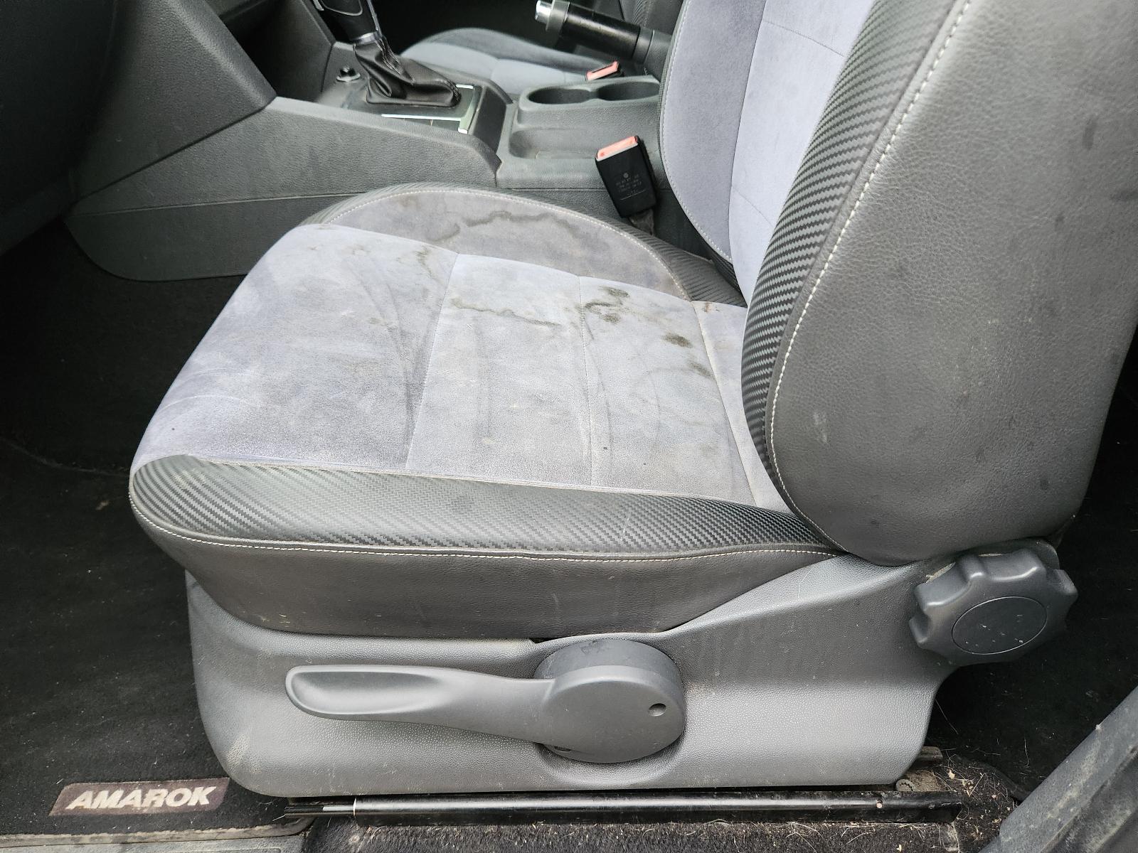 View Volkswagen Amarok 2014  