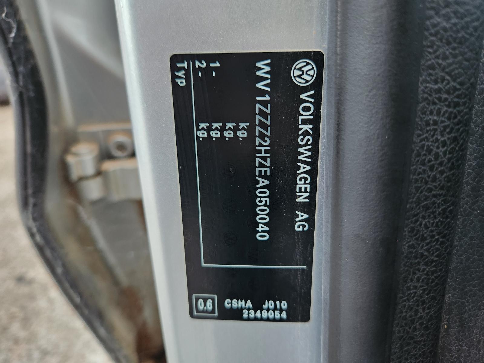 View Volkswagen Amarok 2014  