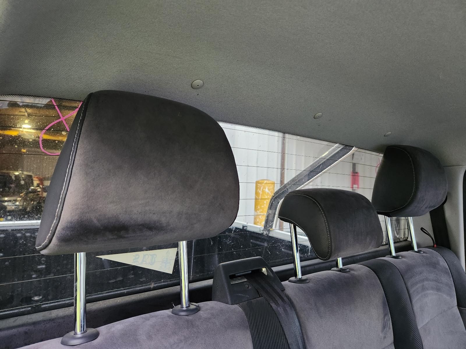 View Volkswagen Amarok 2014  