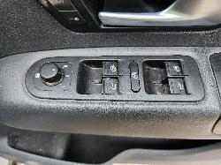 View Volkswagen Amarok 2014  