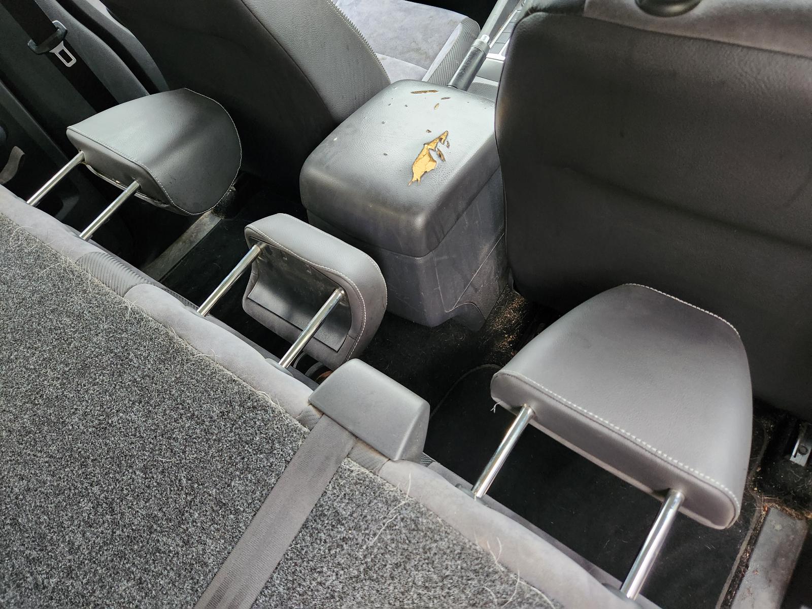 View Volkswagen Amarok 2014  