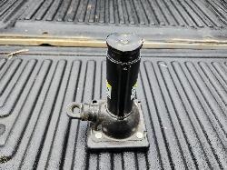 View Volkswagen Amarok 2014  