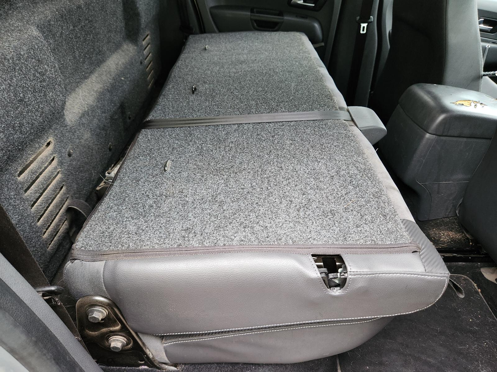 View Volkswagen Amarok 2014  