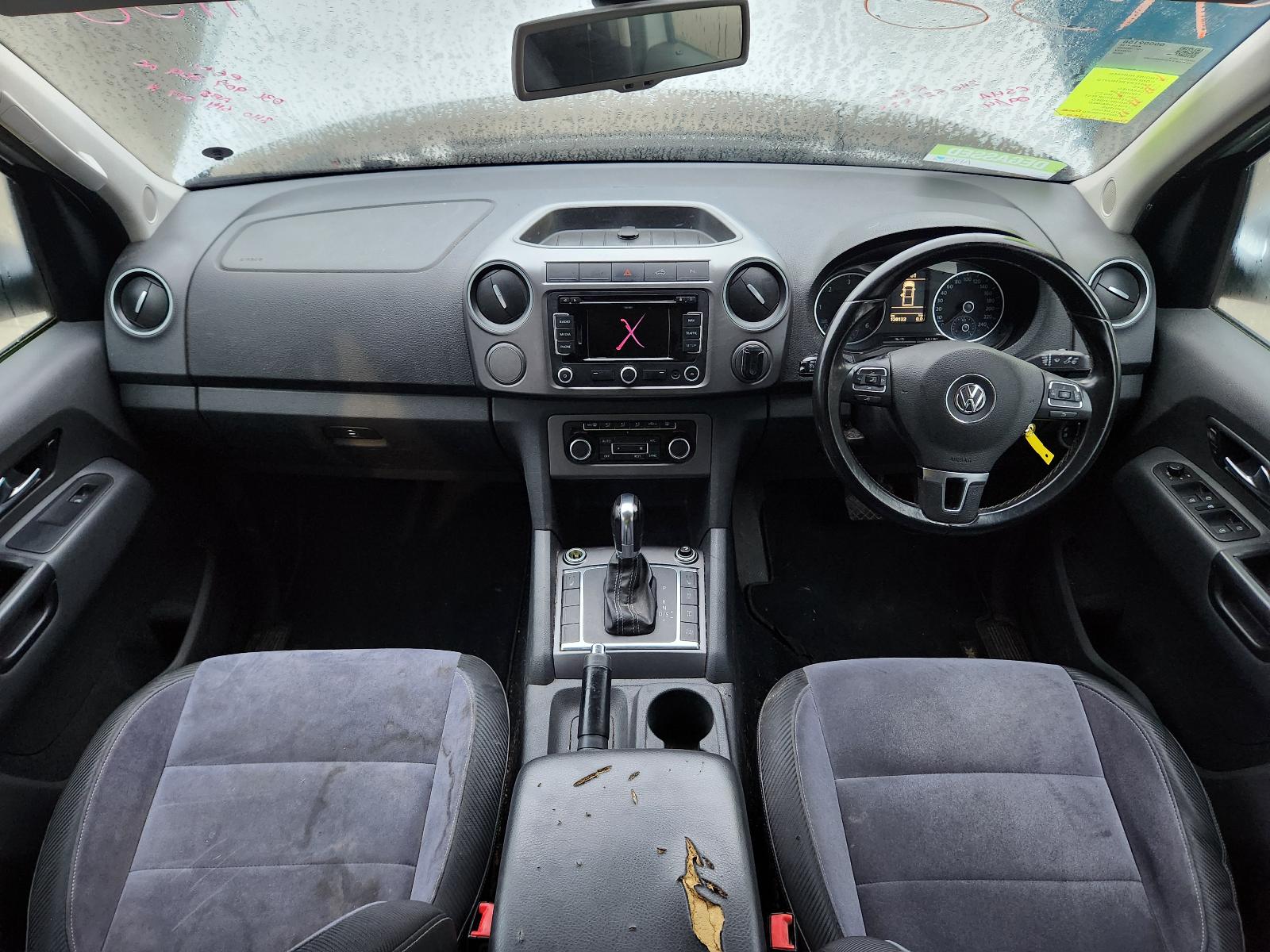 View Volkswagen Amarok 2014  