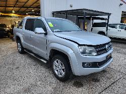 View Volkswagen Amarok 2014  