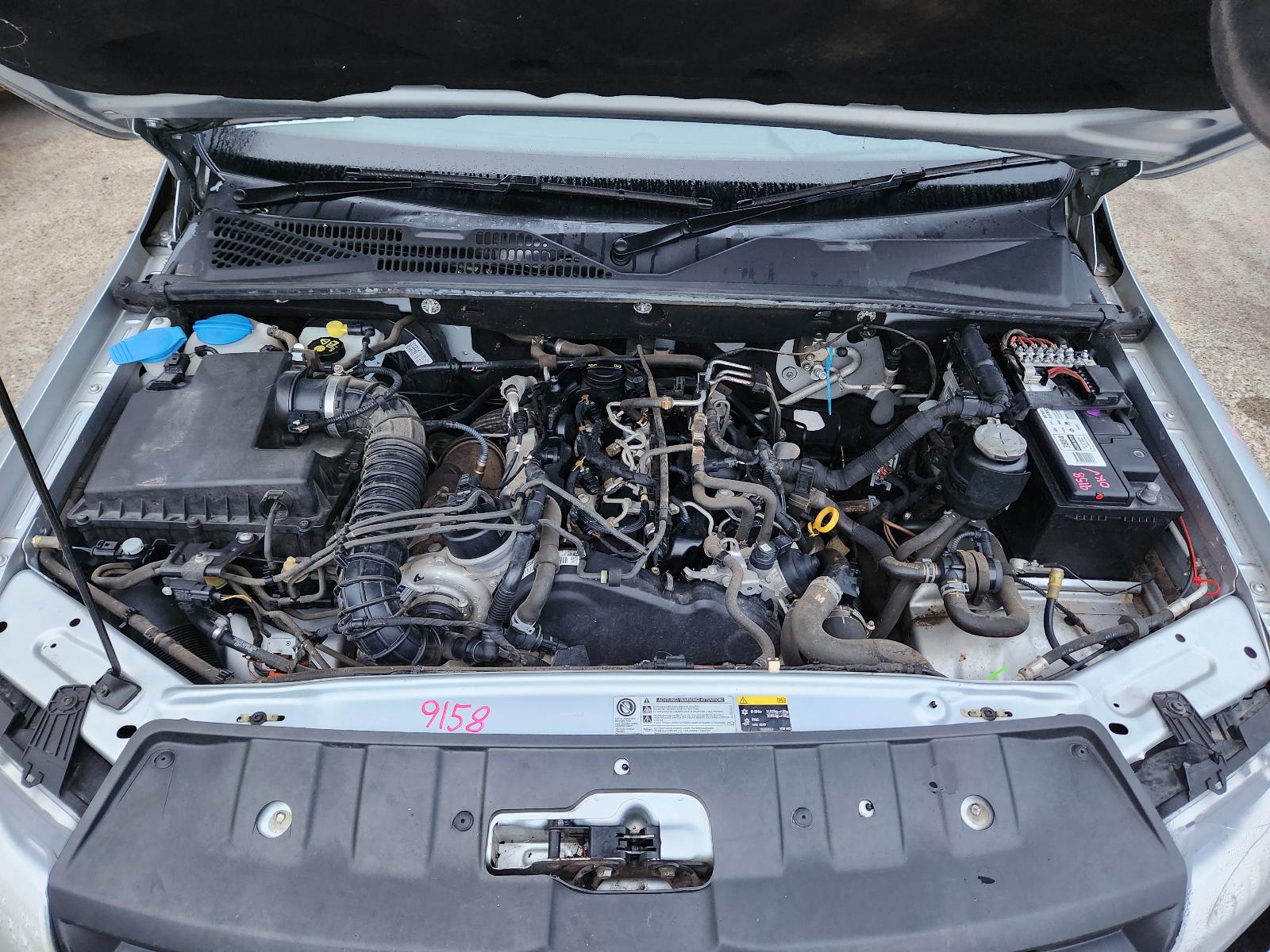 View Volkswagen Amarok 2014  