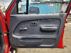 View Toyota Hilux 2000