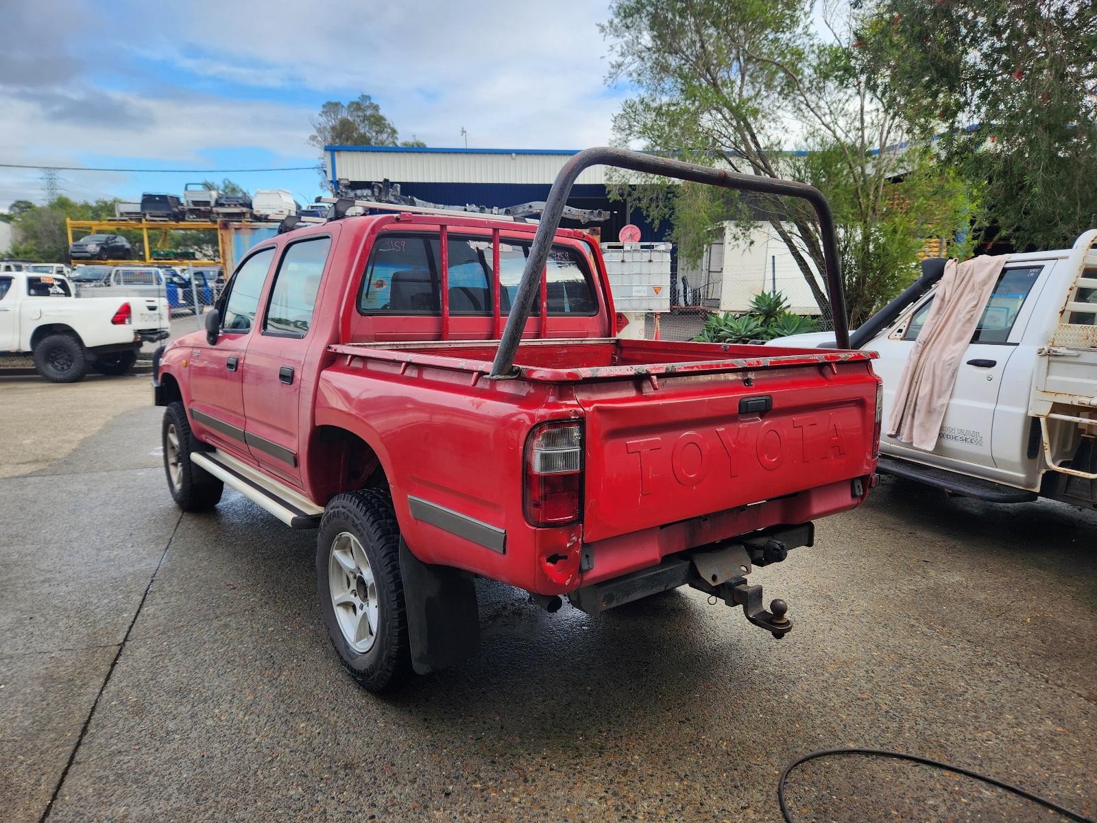 Toyota Hilux 2000 View Toyota Hilux 2000