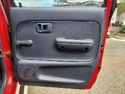 View Toyota Hilux 2000