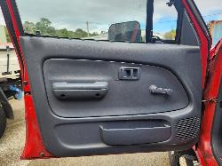View Toyota Hilux 2000