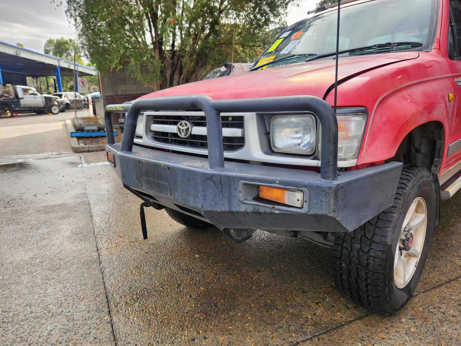 Toyota Hilux 2000 View Toyota Hilux 2000