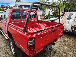 View Toyota Hilux 2000