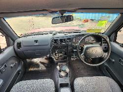 View Toyota Hilux 2000