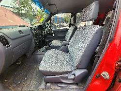 View Toyota Hilux 2000