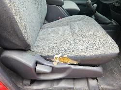 View Toyota Hilux 2000