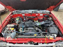 View Toyota Hilux 2000