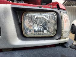 View Toyota Hilux 2000