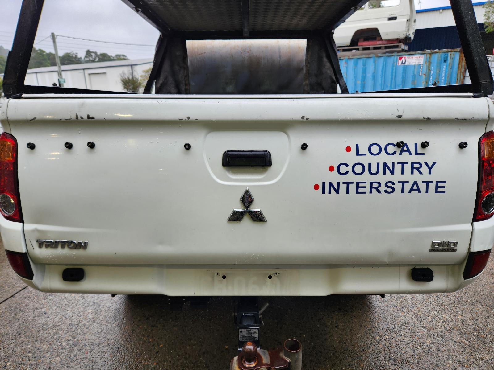 View Mitsubishi Triton 2014  