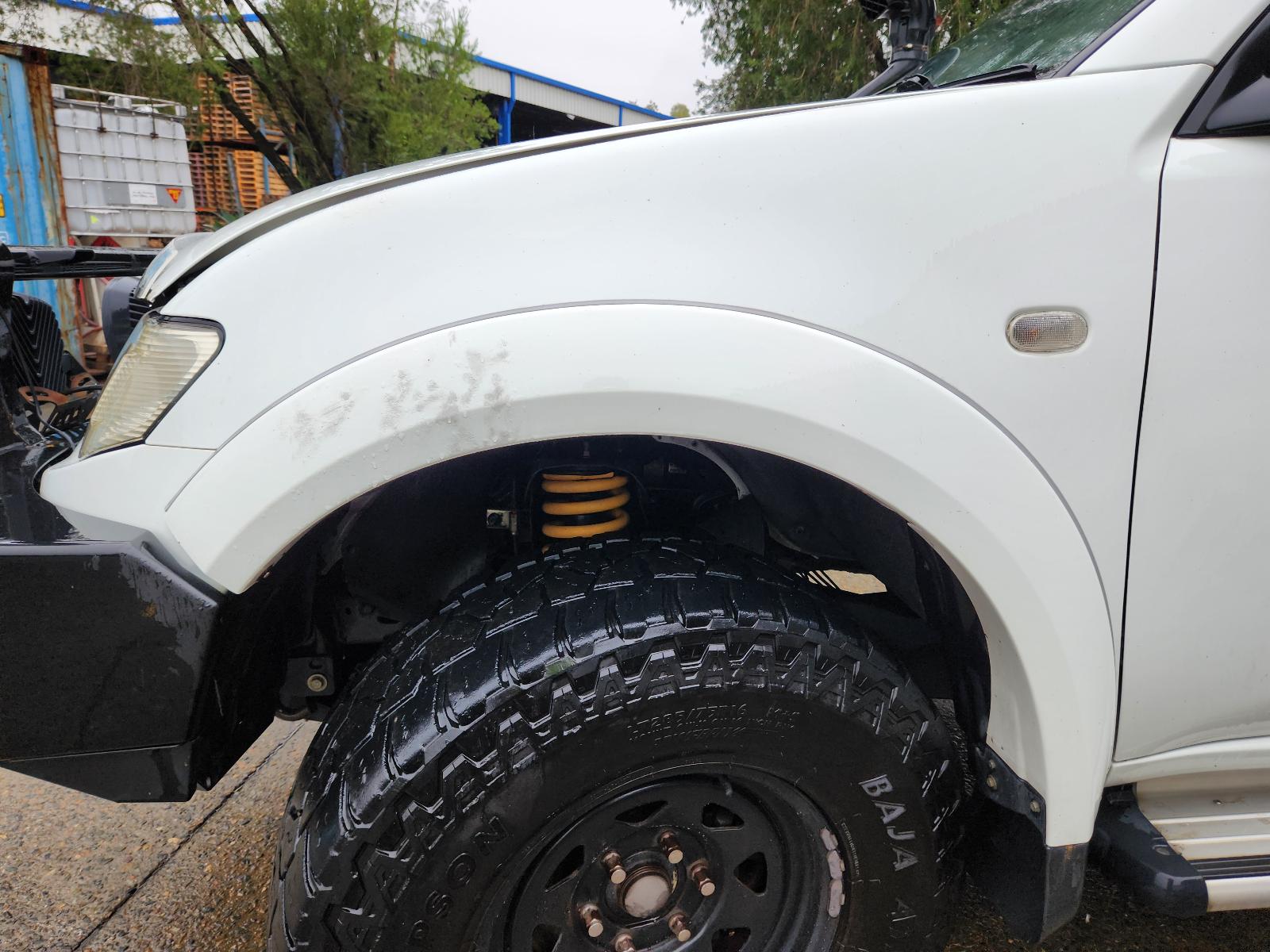 View Mitsubishi Triton 2014  