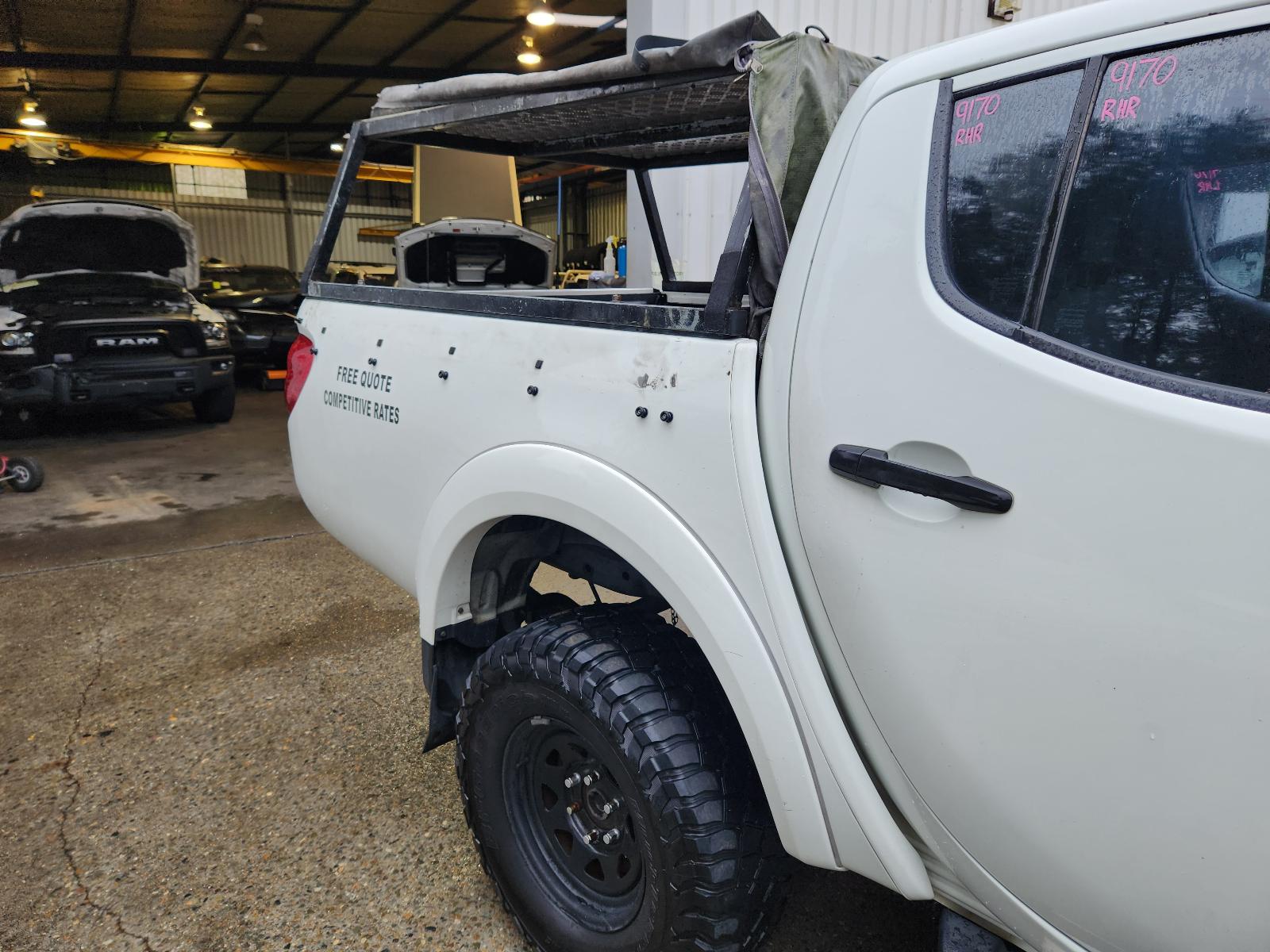 View Mitsubishi Triton 2014  