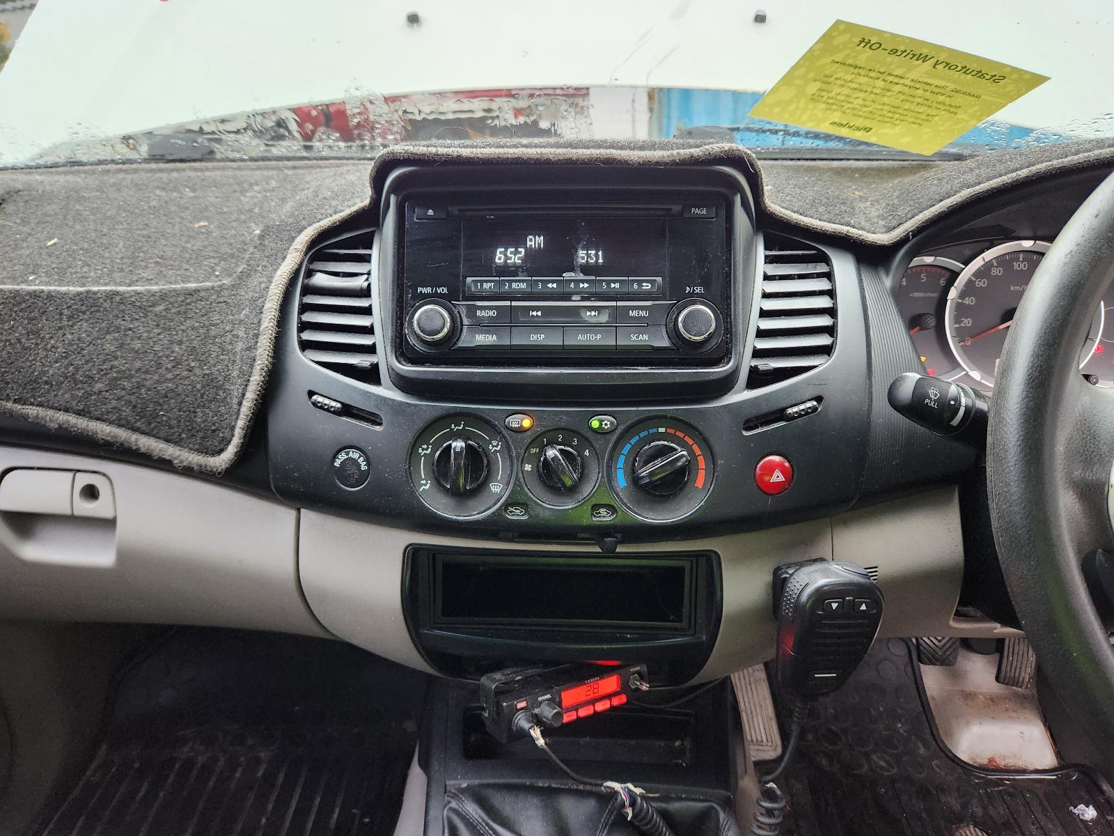 View Mitsubishi Triton 2014  