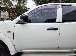 View Mitsubishi Triton 2014  