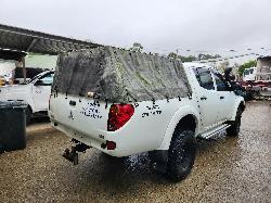 View Mitsubishi Triton 2014  