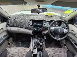 View Mitsubishi Triton 2014  