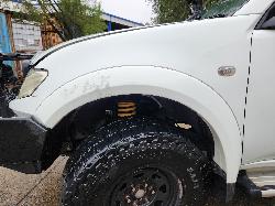 View Mitsubishi Triton 2014  