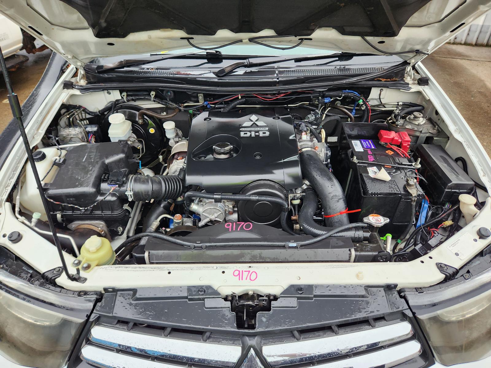 View Mitsubishi Triton 2014  