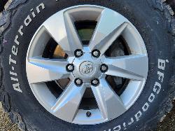 View Toyota Prado 2017