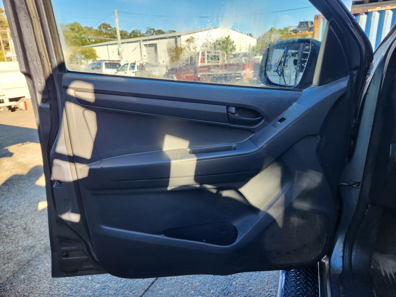 Isuzu Dmax 2013 2 Door Pickup View Isuzu Dmax 2013 2 Door Pickup