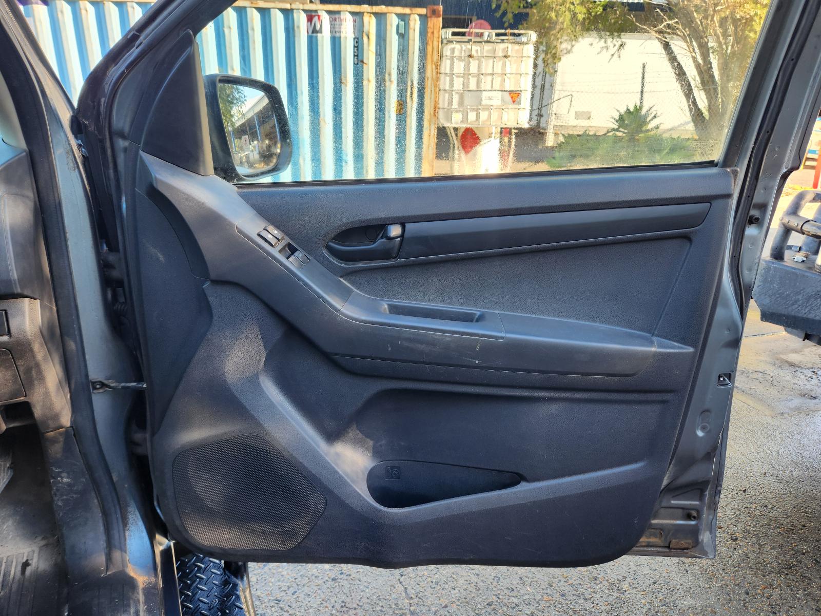 Isuzu Dmax 2013 2 Door Pickup View Isuzu Dmax 2013 2 Door Pickup