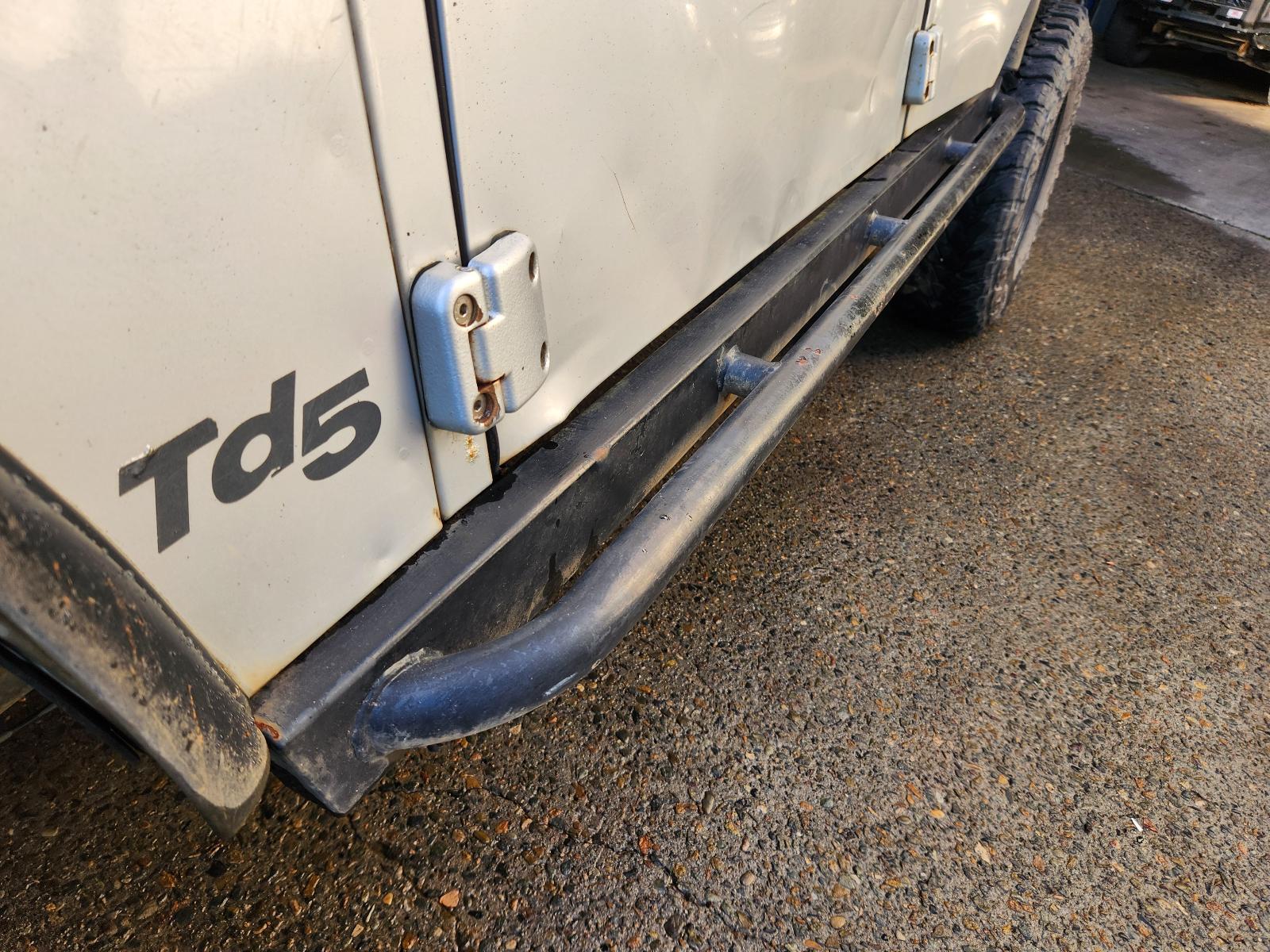 View Land Rover Defender 2003 4 Door Station Wagon