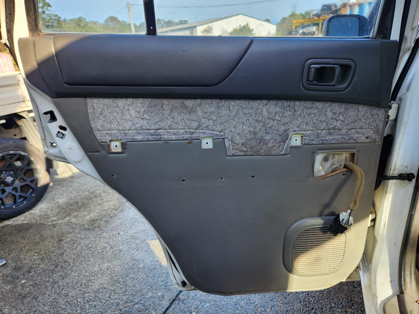 Nissan Patrol 1999 4 Door Station Wagon View Nissan Patrol 1999 4 Door Station Wagon