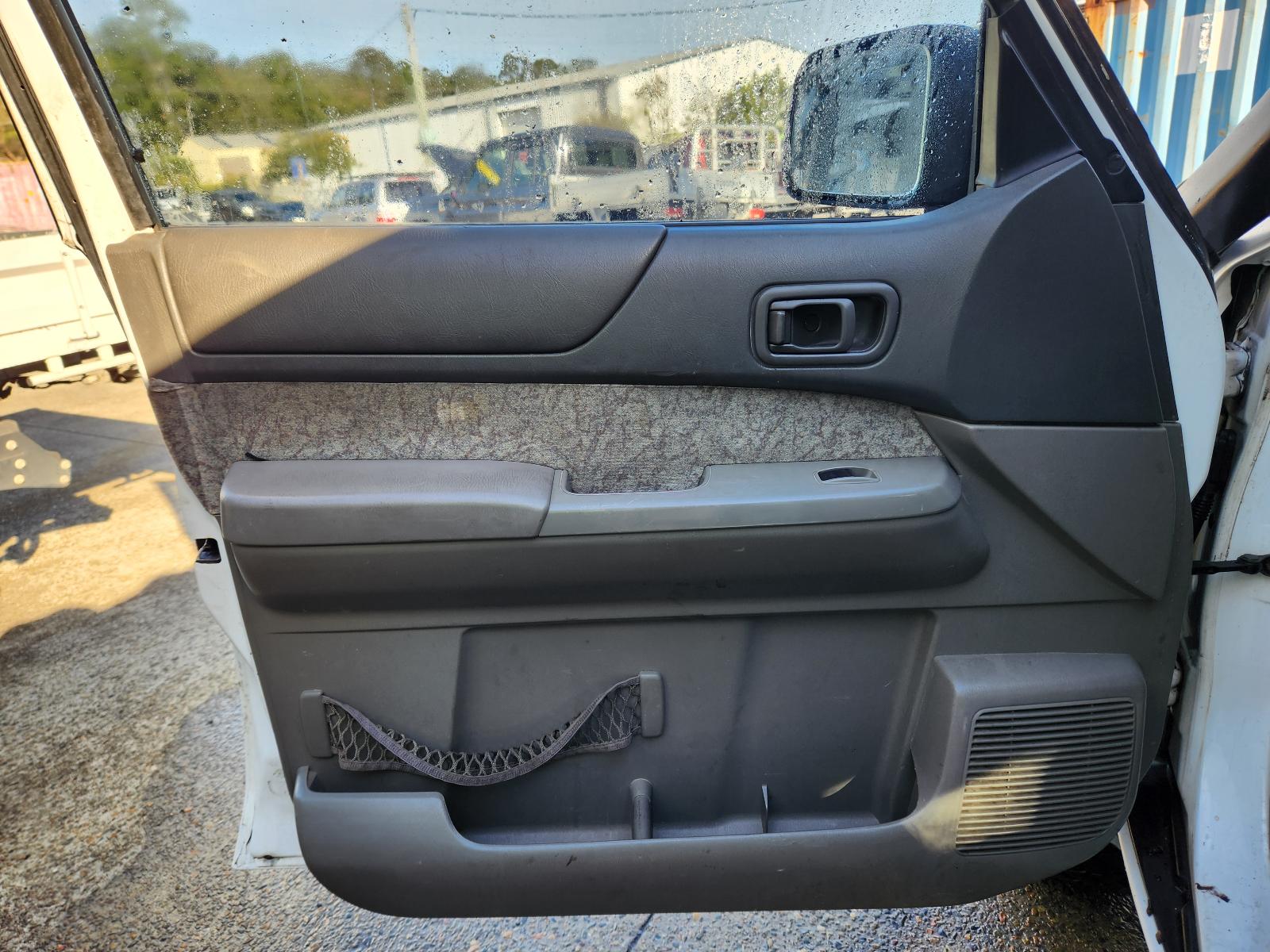 Nissan Patrol 1999 4 Door Station Wagon View Nissan Patrol 1999 4 Door Station Wagon