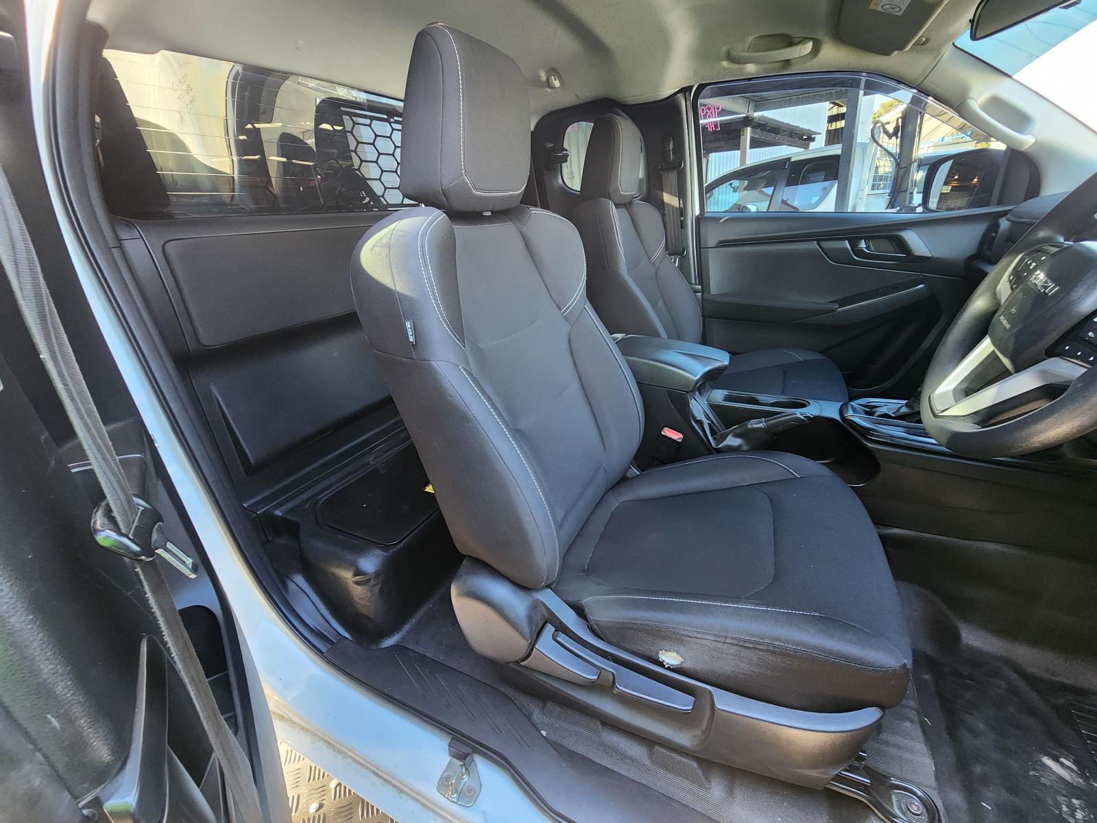 Isuzu Dmax 2022 4 Door Utility View Isuzu Dmax 2022 4 Door Utility