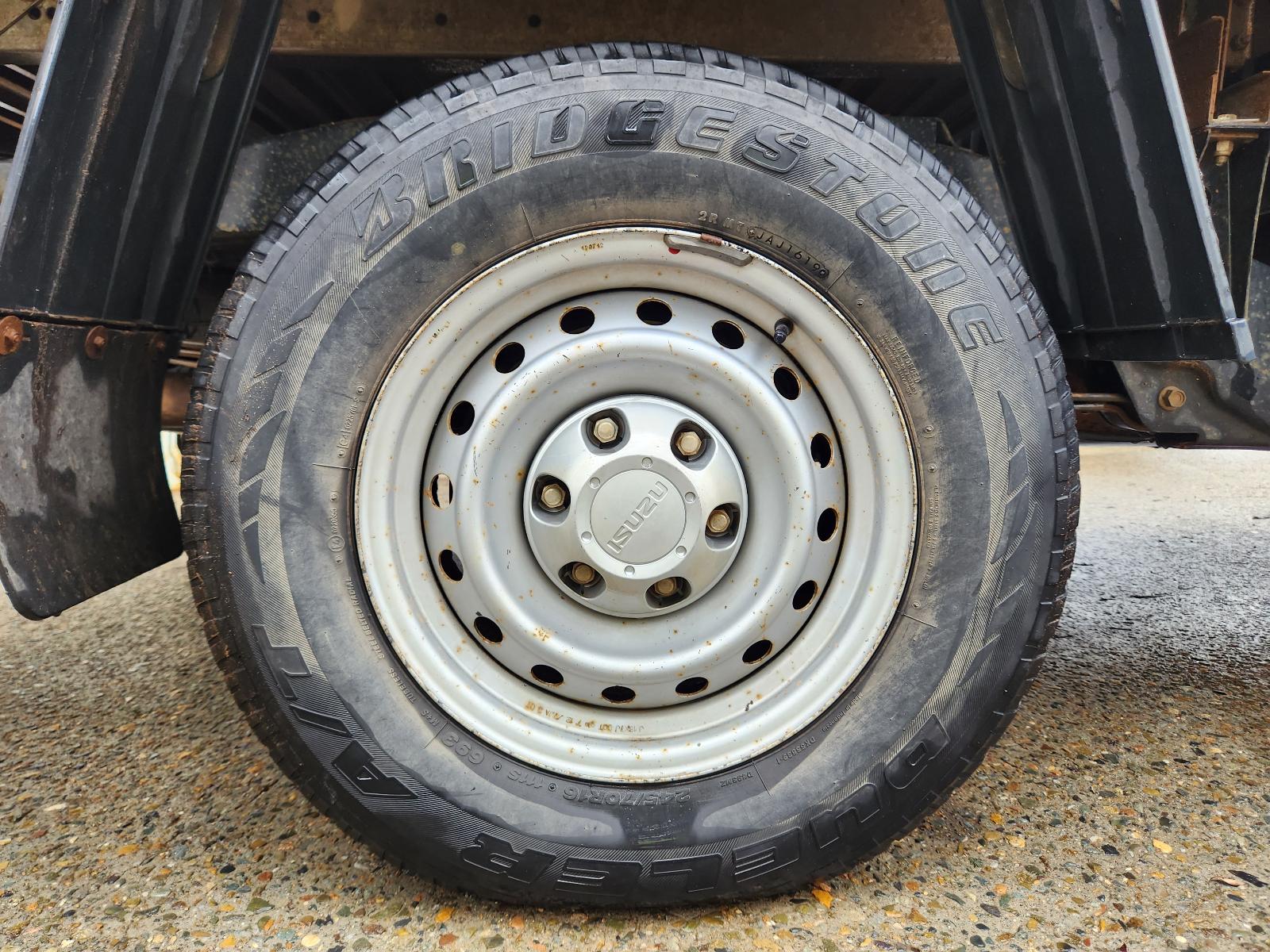 View Isuzu Dmax 2012 4 Door Utility