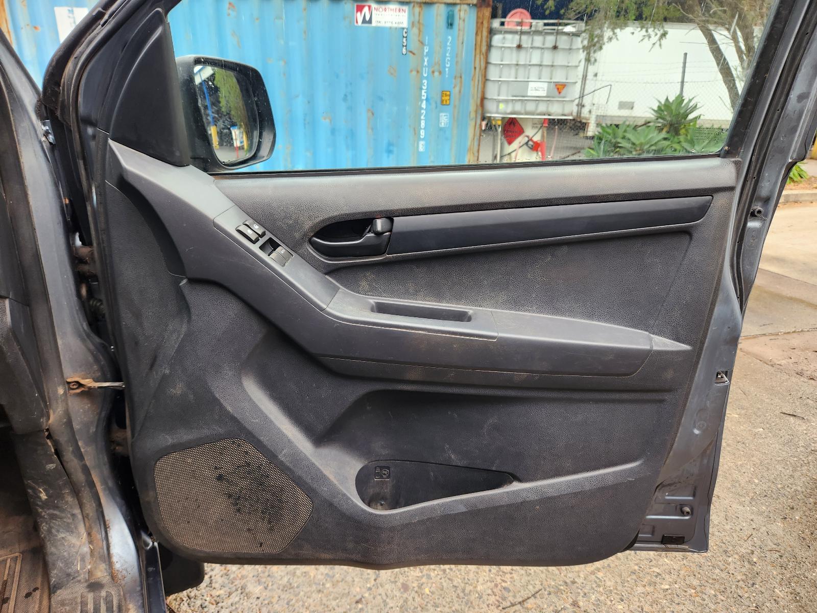 View Isuzu Dmax 2012 4 Door Utility