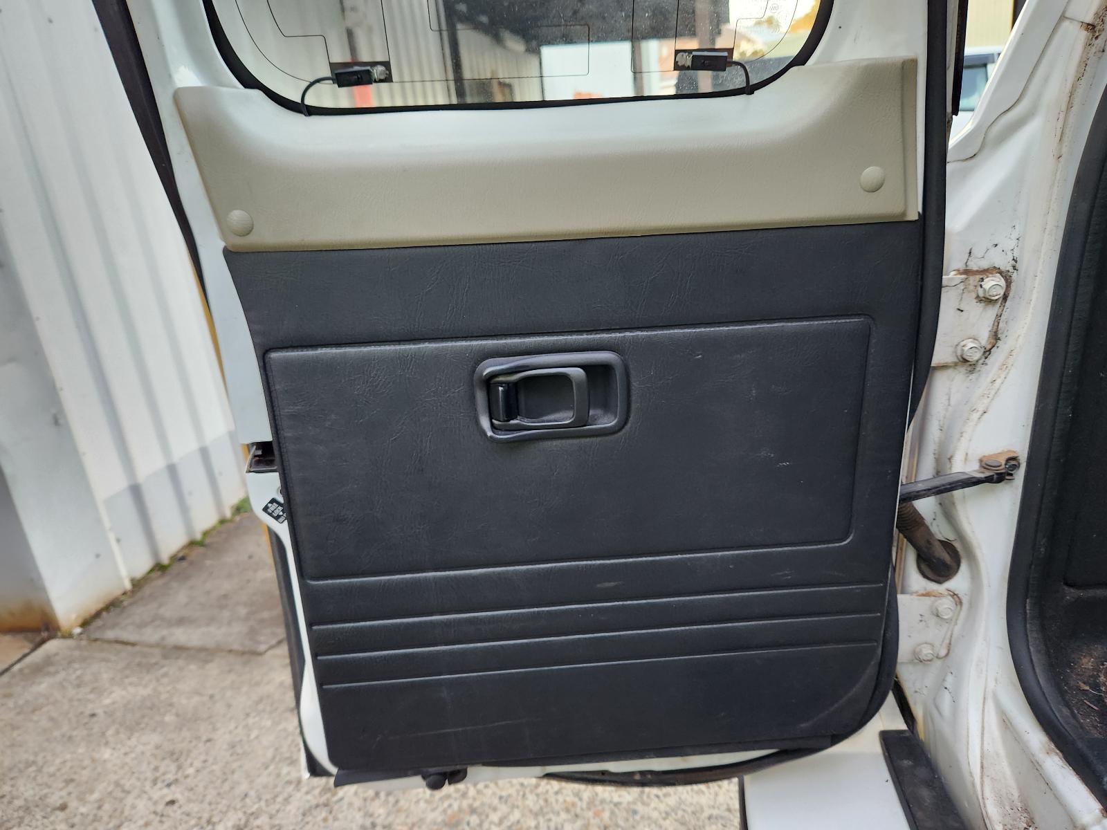 View Nissan Patrol 2011 4 Door Station Wagon