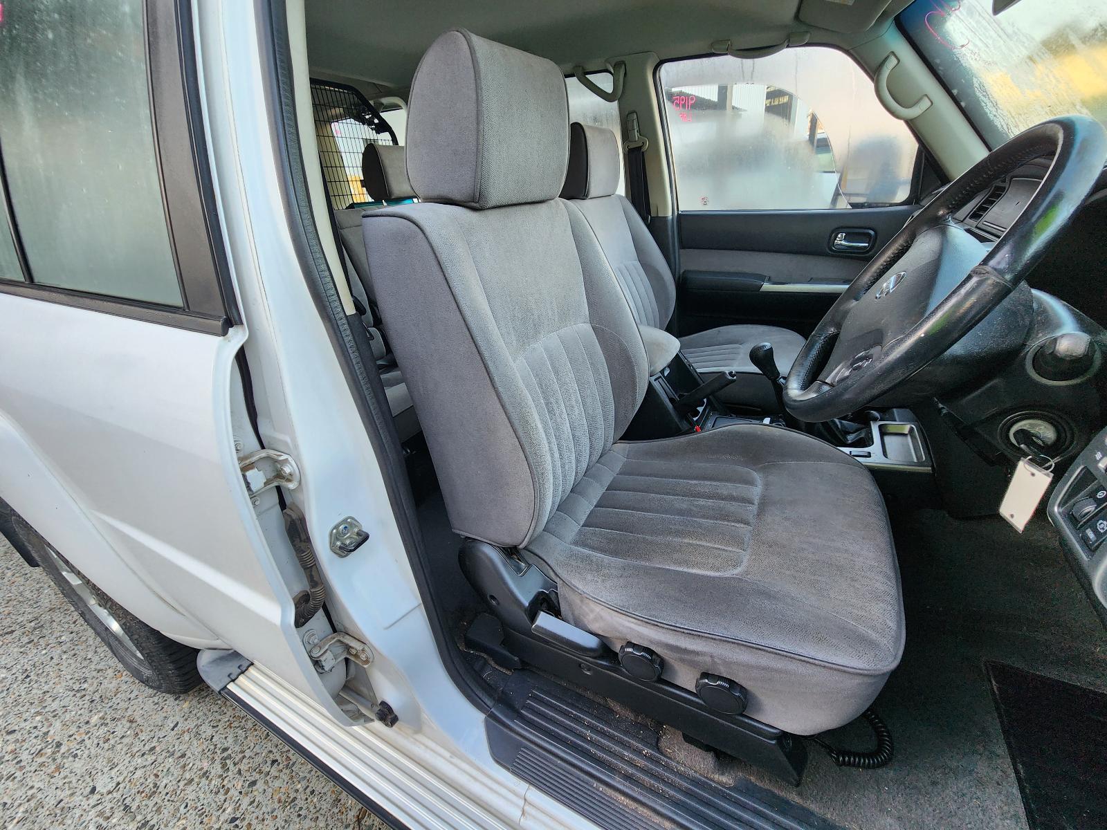 View Nissan Patrol 2011 4 Door Station Wagon