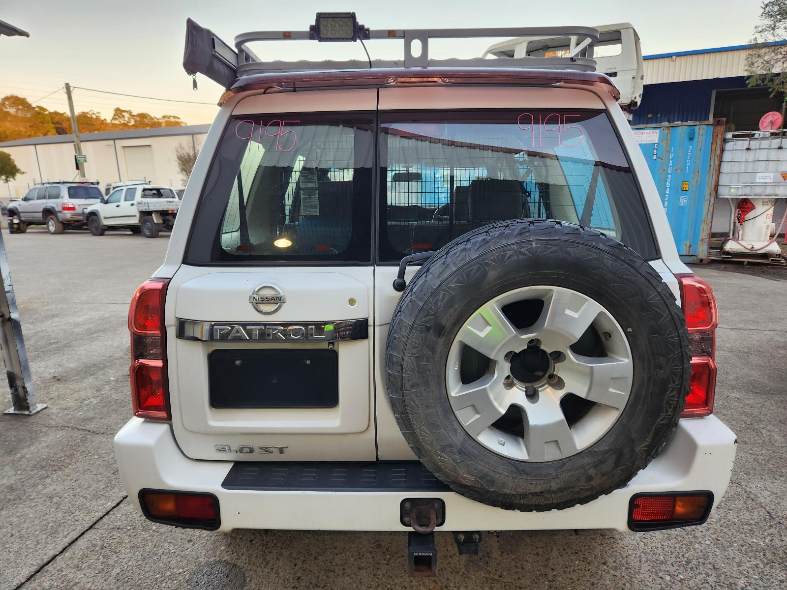 View Nissan Patrol 2011 4 Door Station Wagon