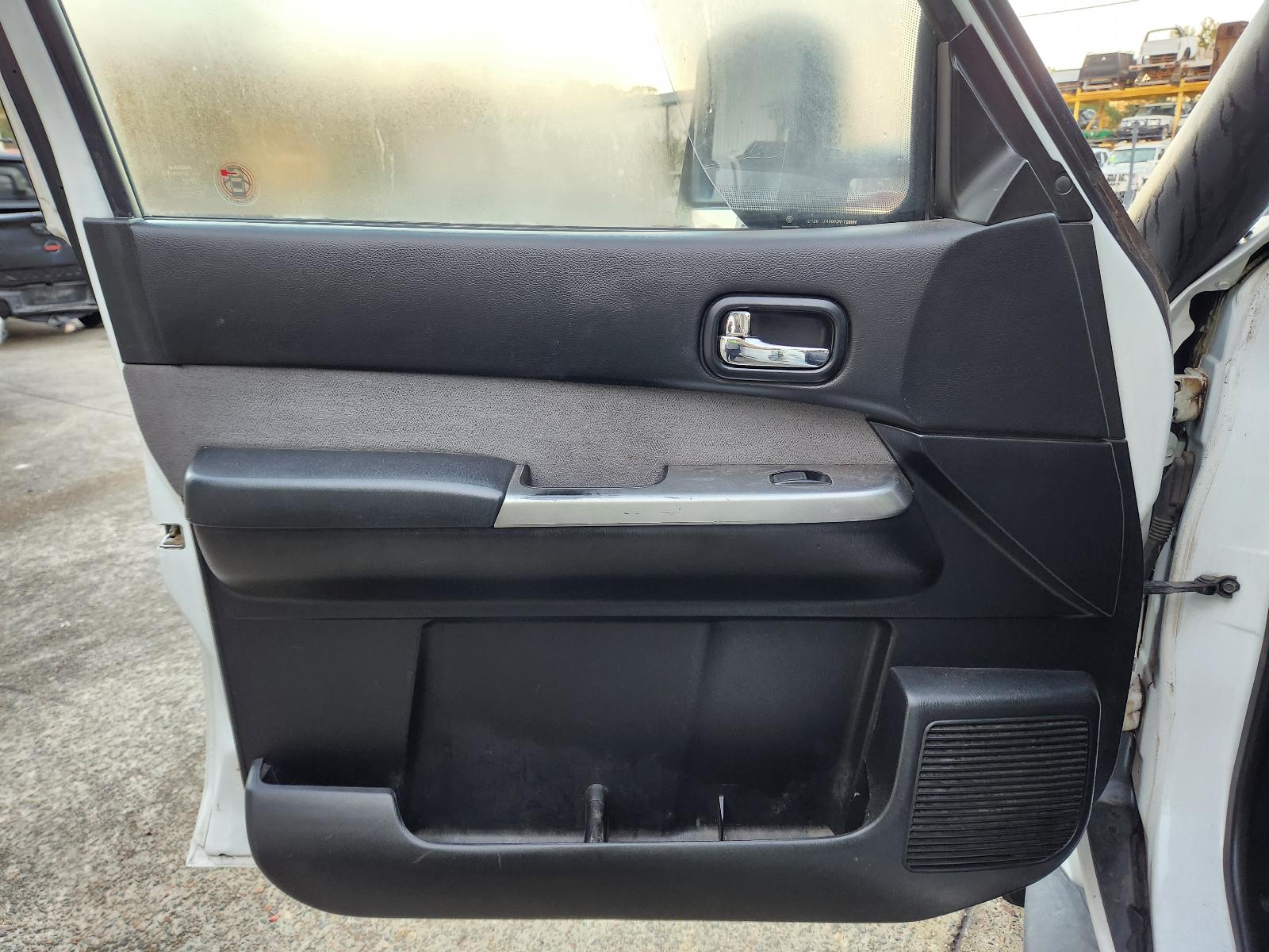 View Nissan Patrol 2011 4 Door Station Wagon