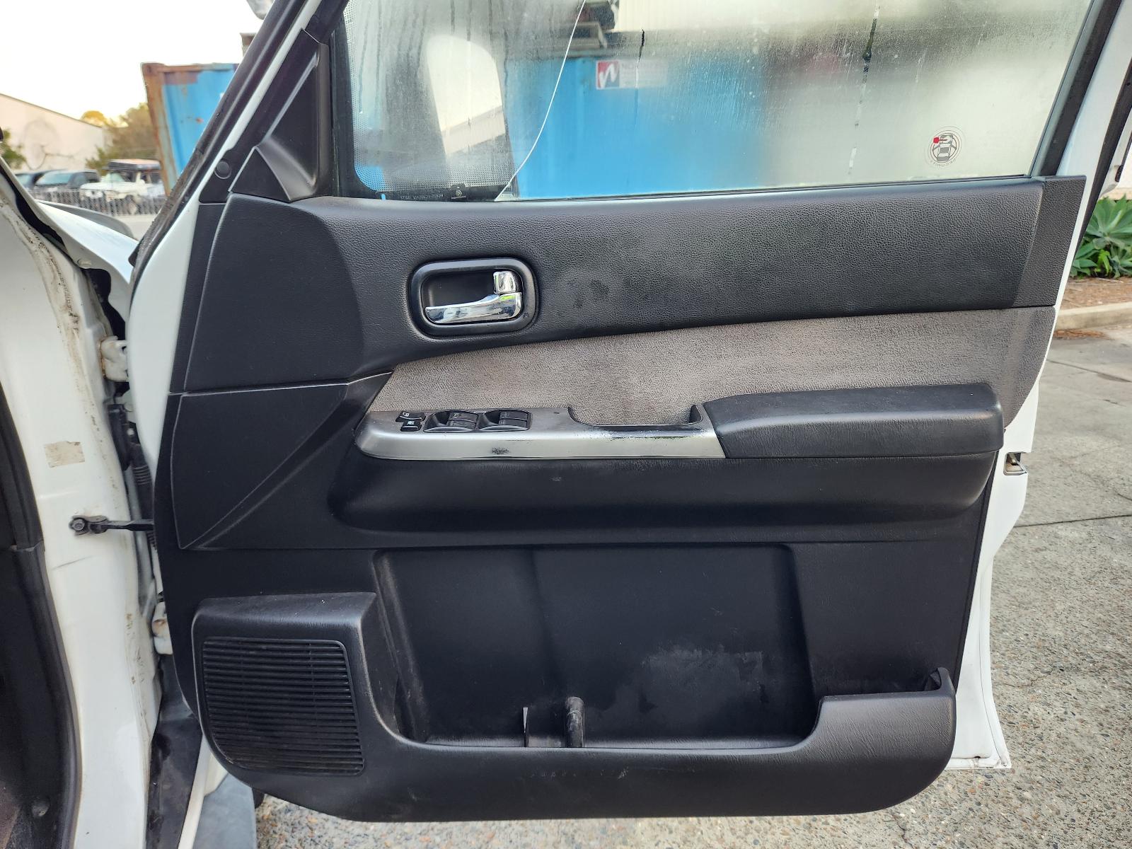 View Nissan Patrol 2011 4 Door Station Wagon
