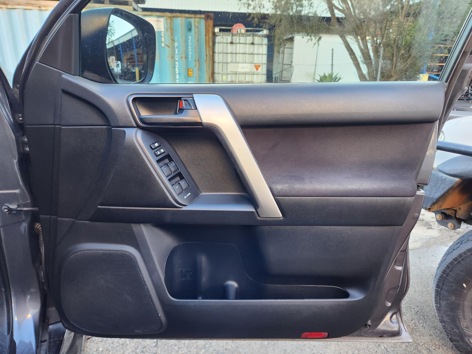 View Toyota Prado 2015 4 Door Station Wagon
