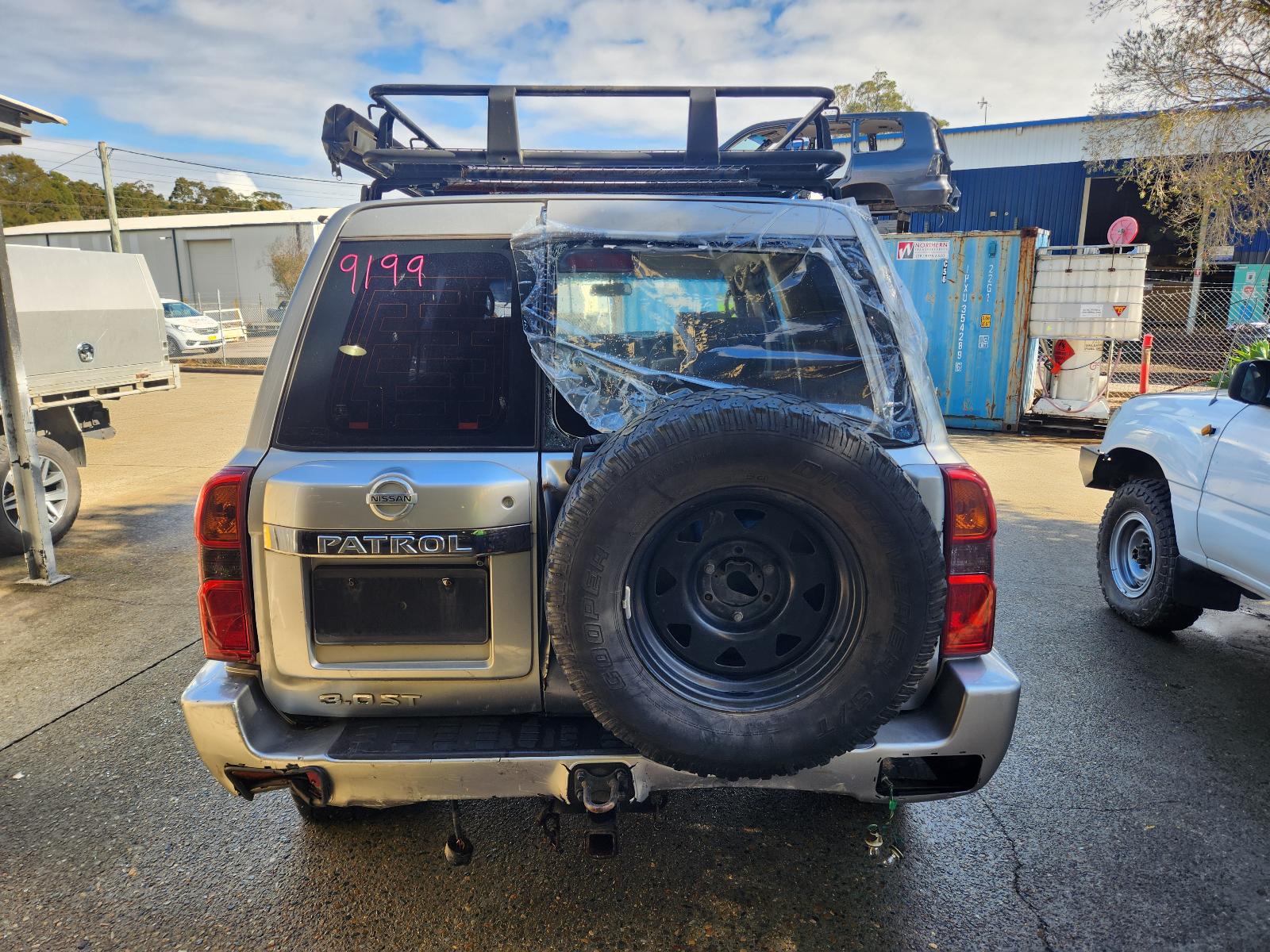 View Nissan Patrol 2005 4 Door Station Wagon
